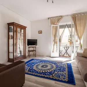 Apartment Casa Lido Venezia Center Located With Balconies, Lido di Venezia